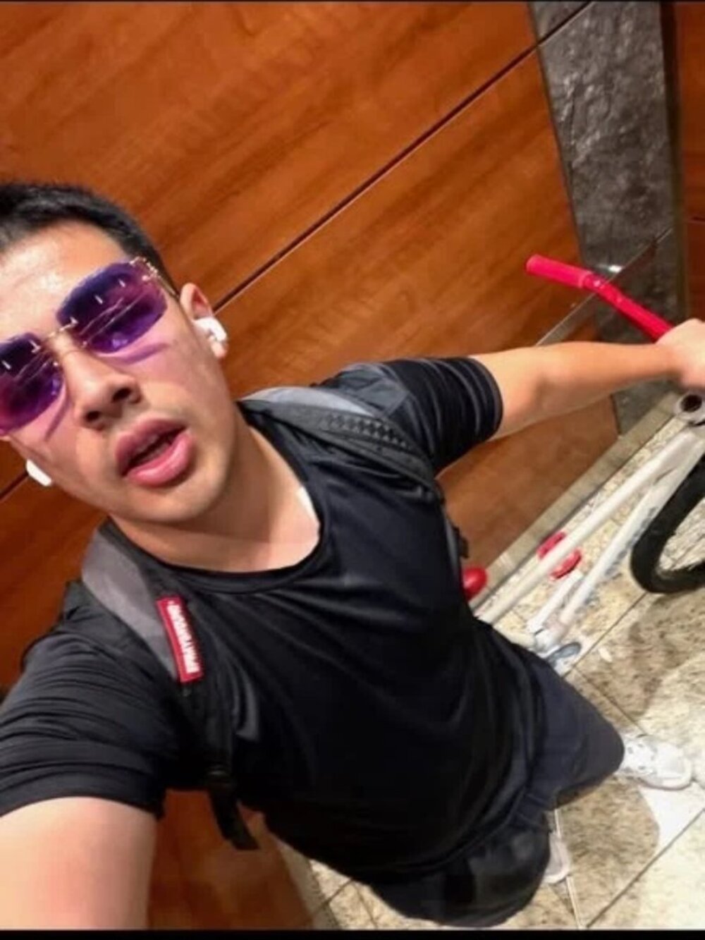 *RARE* Sunglasses - Carties